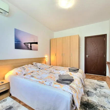 Apartment Comfortable Family With Parking