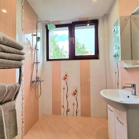 Comfortable Family With Parking Apartment *