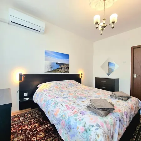 Apartment Comfortable Family With Parking *